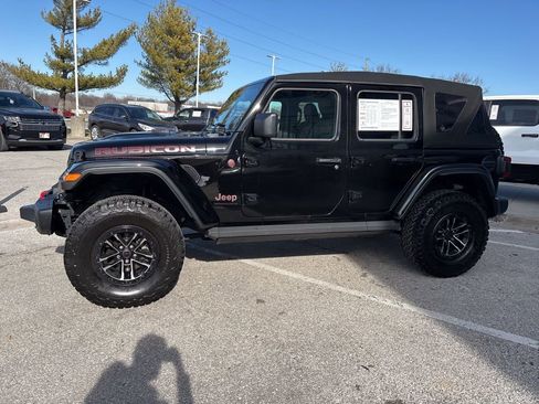 Used 2024 Jeep Wrangler Unlimited Rubicon AWD/4WD image 16