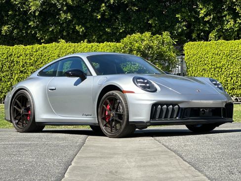 Certified 2025 Porsche 911 Carrera GTS RWD image 9