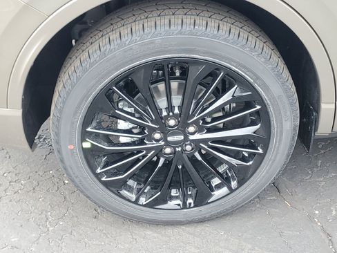 New 2026 Lincoln Corsair Premiere image 5