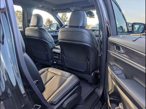 New 2025 Jeep Grand Cherokee L Limited w/ Luxury Tech Group II image 23