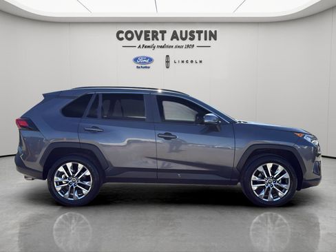 Used 2021 Toyota RAV4 XLE Premium image 6