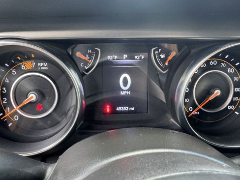 Used 2023 Jeep Wrangler Unlimited Sport AWD/4WD image 32