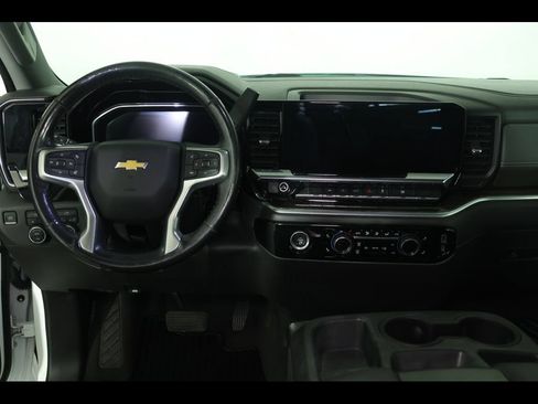 Used 2022 Chevrolet Silverado 1500 LT AWD/4WD image 15