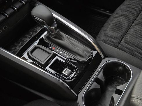 New 2026 GMC Canyon Elevation w/ Convenience Package image 9