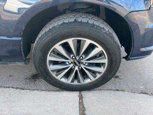 Used 2015 Lincoln Navigator 4WD image 11