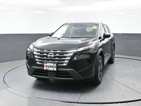 Used 2025 Nissan Rogue SV AWD/4WD image 8