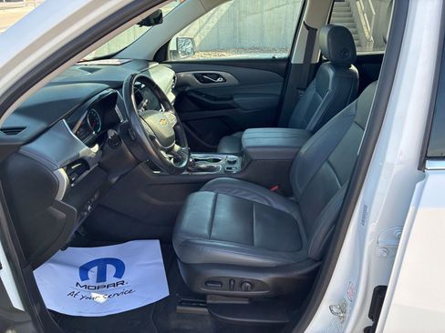 Used 2021 Chevrolet Traverse LT w/ LT Premium Package AWD/4WD image 14