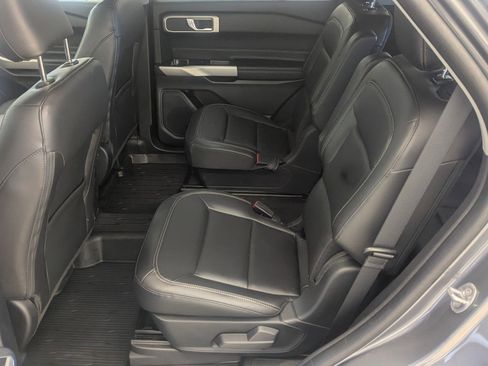 Certified 2022 Ford Explorer XLT w/ Equipment Group 202A image 12