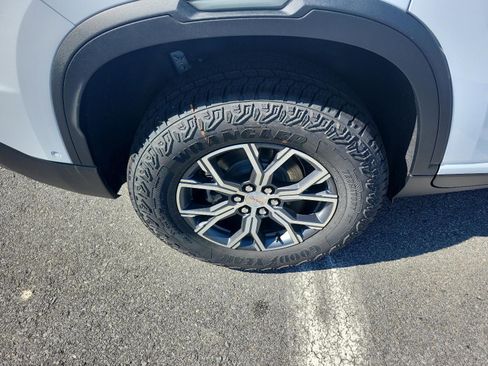 New 2026 GMC Acadia AT4 w/ Super Cruise Package image 5