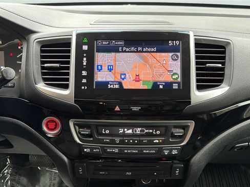 Used 2016 Honda Pilot Touring image 25