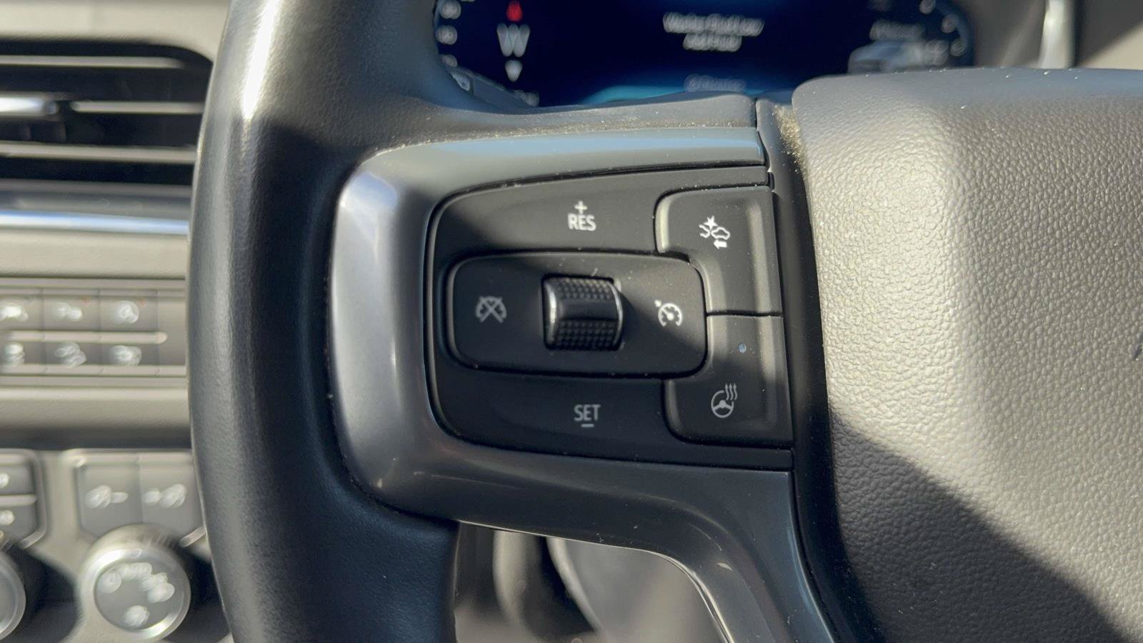 Used 2024 Chevrolet Tahoe Premier AWD/4WD image 15
