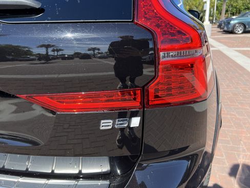 Used 2023 Volvo XC60 B5 Ultimate w/ Climate Package image 44