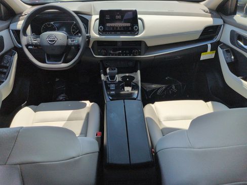 New 2026 Nissan Rogue SV FWD image 10