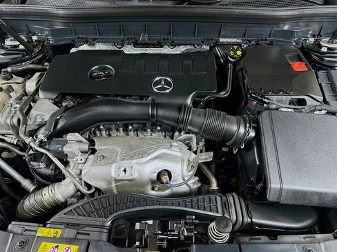 Used 2023 Mercedes-Benz GLB 250 image 35