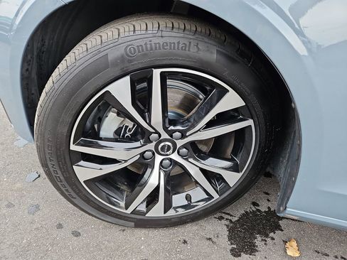 Used 2024 Volvo S60 B5 Core image 31