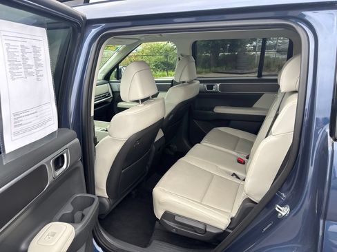Used 2025 Hyundai Santa Fe SEL AWD/4WD image 9