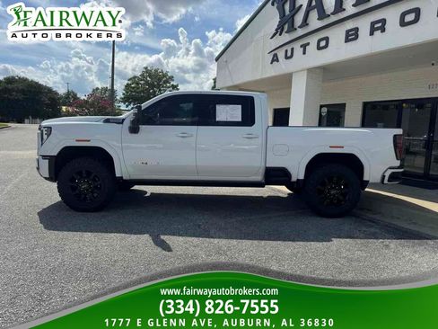 Used 2024 GMC Sierra 2500 AT4 w/ AT4 Premium Plus Package AWD/4WD image 9