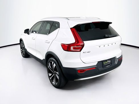 Used 2023 Volvo XC40 B4 Plus w/ Driver Assist Package FWD image 5