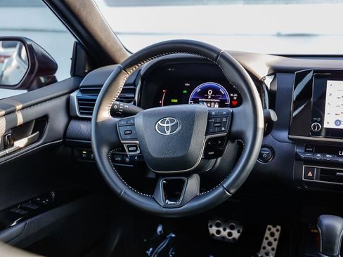 Used 2026 Toyota Camry SE w/ Convenience Package FWD image 18