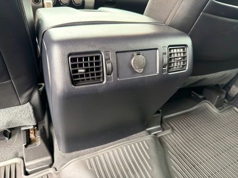 Used 2020 Toyota Tundra SR5 w/ SR5 Upgrade Package AWD/4WD image 28