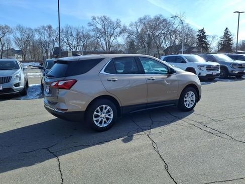 Used 2018 Chevrolet Equinox LT AWD/4WD image 3
