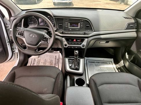Used 2018 Hyundai Elantra SE FWD image 10