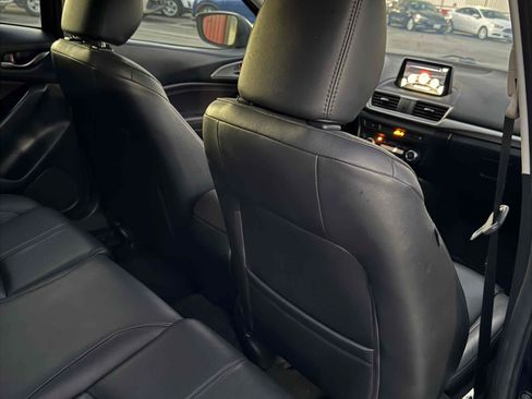 Used 2018 MAZDA MAZDA3 Touring FWD image 57