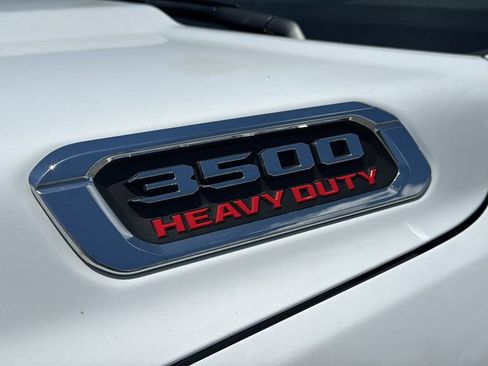 Used 2025 RAM 3500 Laramie AWD/4WD image 9
