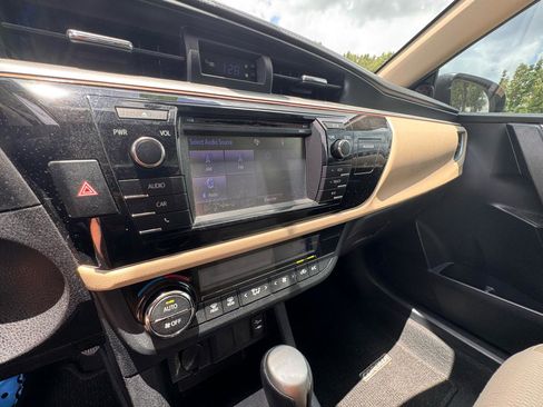 Used 2016 Toyota Corolla LE FWD image 25