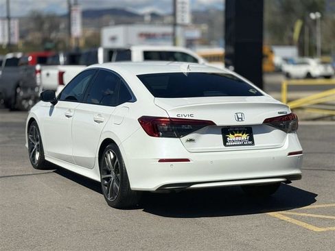 Used 2022 Honda Civic Touring image 5