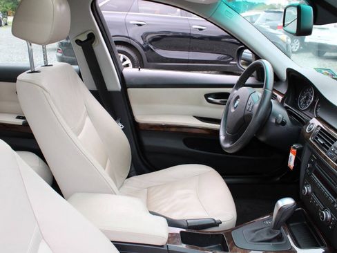 Used 2010 BMW 328i Sedan w/ Premium Pkg RWD image 11