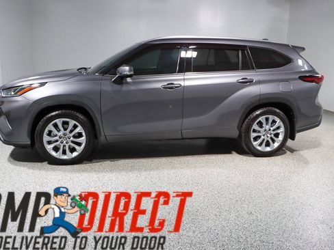 Used 2024 Toyota Highlander Limited FWD image 10