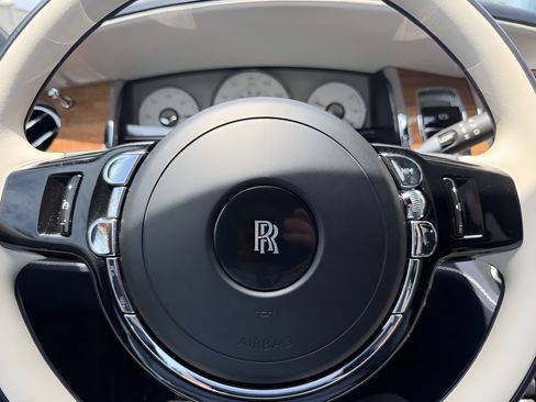 Used 2019 Rolls-Royce Ghost RWD image 17