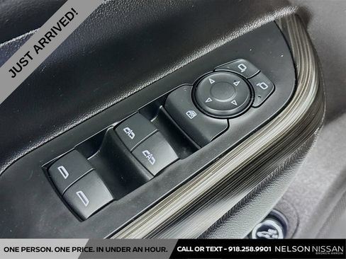 Used 2023 GMC Acadia SLT AWD/4WD image 18