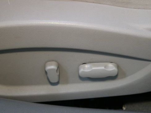Used 2010 Buick LaCrosse CXL FWD image 12