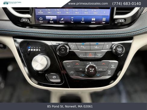 Used 2021 Chrysler Pacifica Touring-L FWD image 33