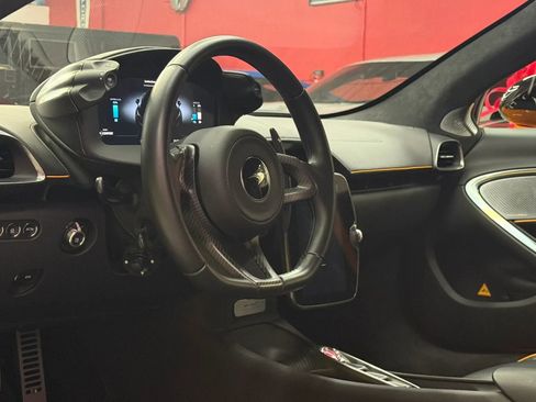 Used 2023 McLaren Artura RWD image 7