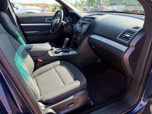 Used 2016 Ford Explorer XLT AWD/4WD image 16