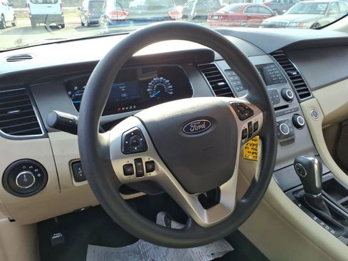 Used 2017 Ford Taurus SE image 6