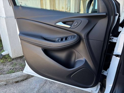 Used 2025 Buick Encore GX Preferred FWD image 18