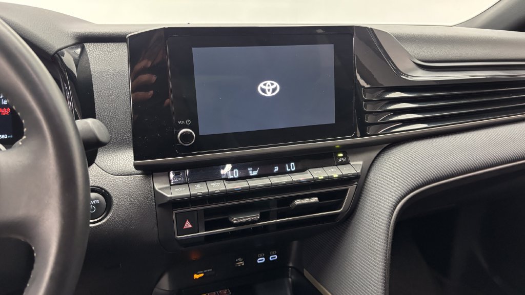 Used 2025 Toyota Camry SE FWD image 20