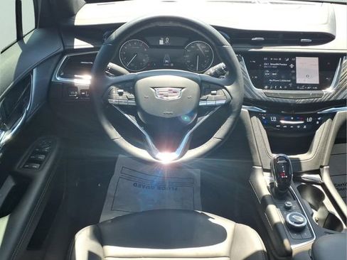 Used 2024 Cadillac XT6 Premium Luxury w/ LPO, Floor Liner Package AWD/4WD image 5