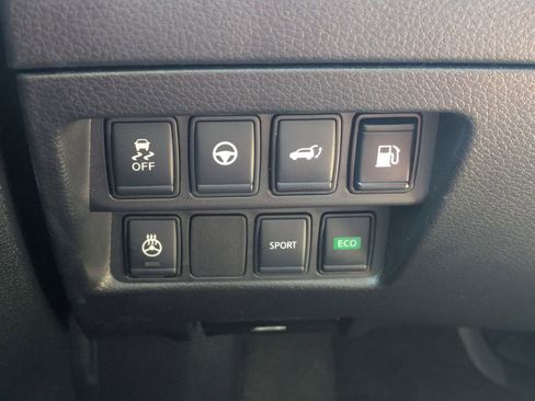 Used 2019 Nissan Rogue SV w/ Premium Package image 26