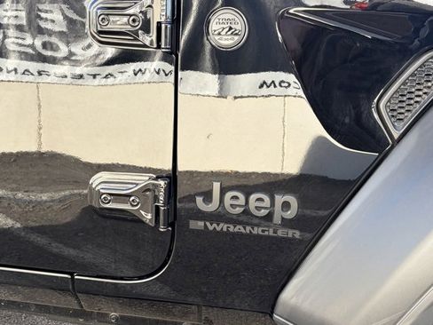 Used 2025 Jeep Wrangler Sport S image 24