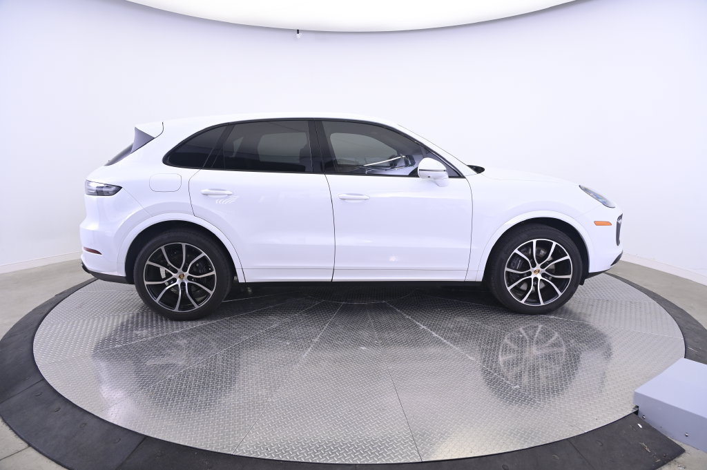 Used 2023 Porsche Cayenne Platinum Edition AWD/4WD image 8