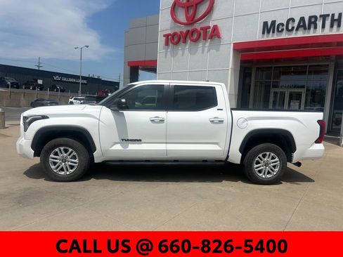 Used 2025 Toyota Tundra SR5 w/ SR5 Premium Package AWD/4WD image 8