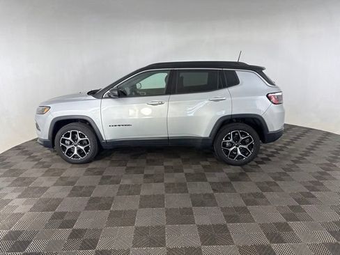 Used 2025 Jeep Compass Limited AWD/4WD image 10