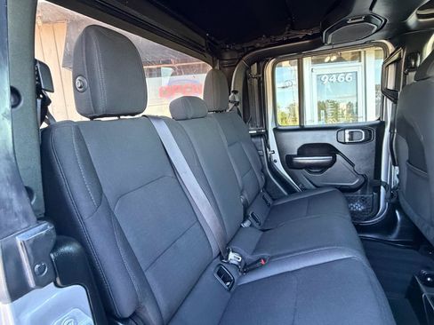 Used 2020 Jeep Gladiator Sport w/ Quick Order Package 24S AWD/4WD image 24