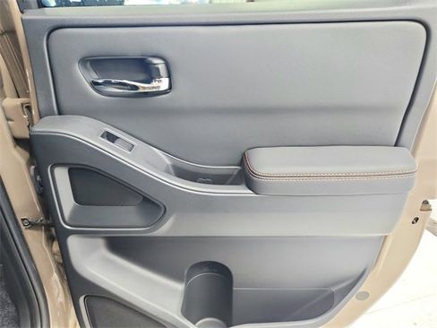 Used 2024 Nissan Frontier Pro-X image 42