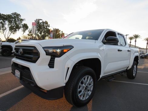 Certified 2024 Toyota Tacoma SR image 3